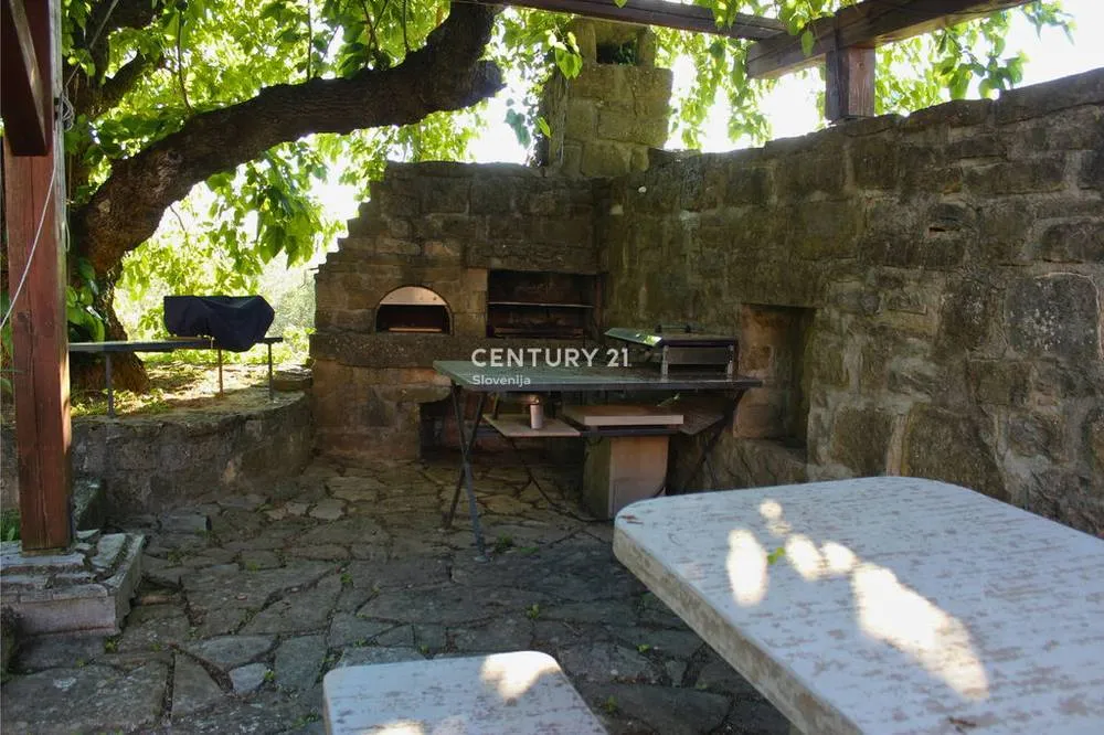 Giardino - Stone Villa with Pool in Pomjan, Koper