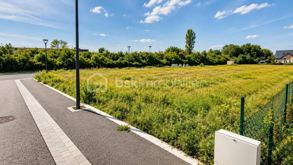 Aed - Viabilised Plot in Quiet Setting near Colmar