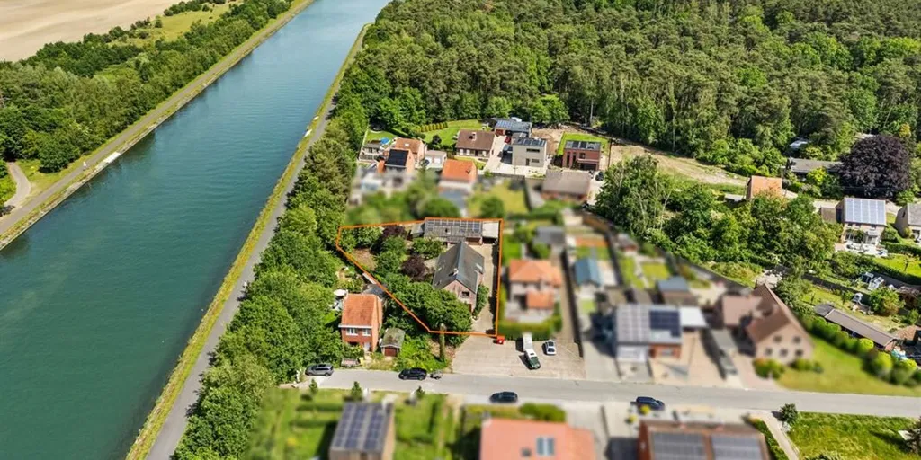 Vue aérienne - Maison avec Atelier sur Terrain de 1372m² à Balen