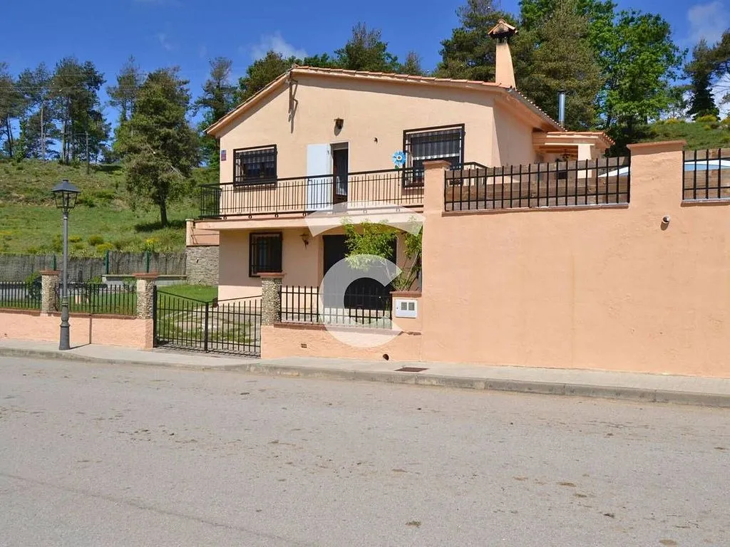 Välivaade - House with Pool and Terrace in Sant Agustí de Lluçanès