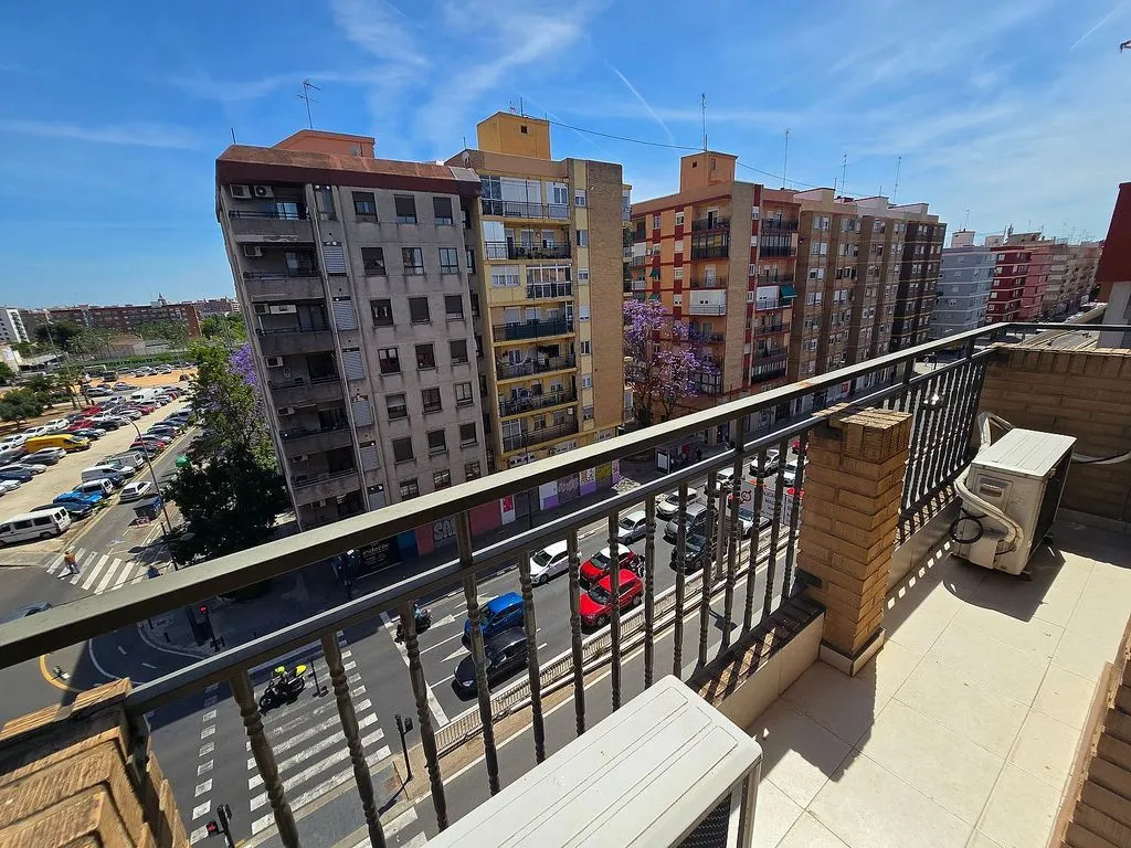 Balcon - Corner Flat with Terraces in Benicalap, Valencia