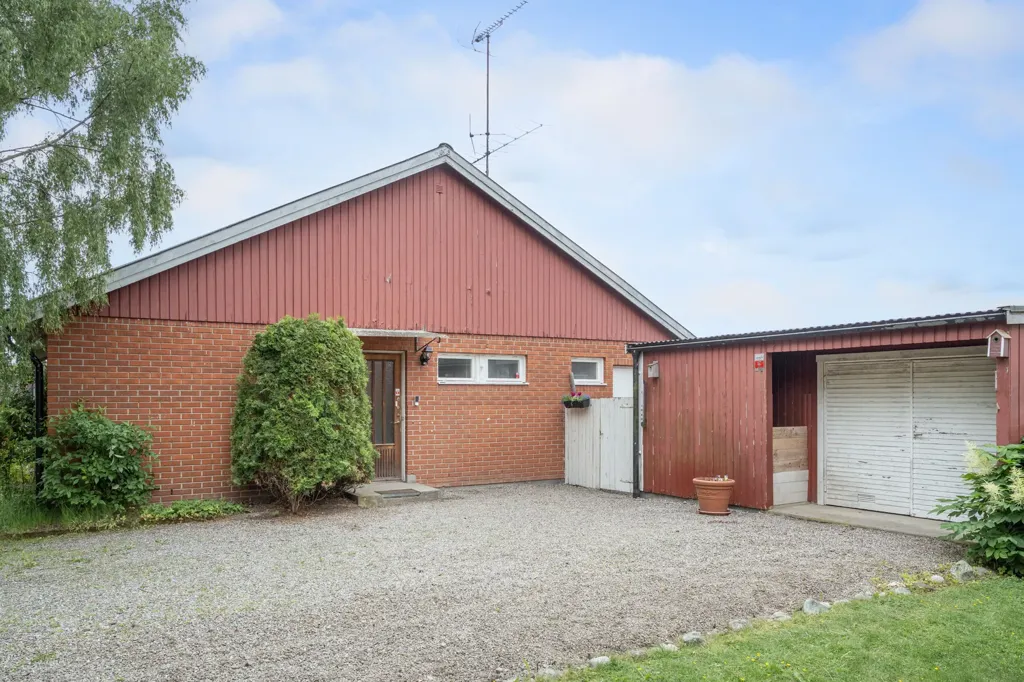 Esterno - Spacious Bungalow with Garden in Södermanland