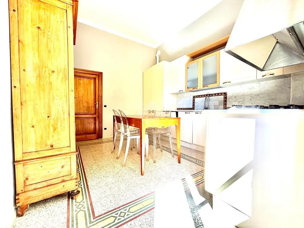 Salle à manger - 1930s Apartment with Balcony in Florence