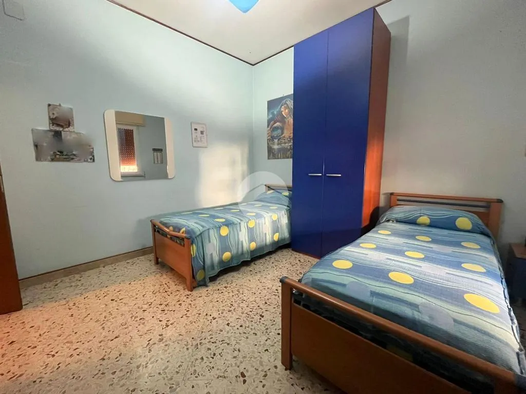 Chambres - 1970s Apartment with Balcony in Palermo