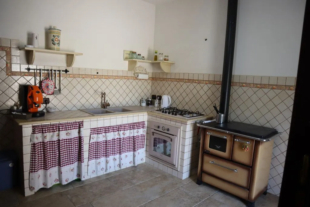 Cuisine - Restored Villa with Garden in Modica