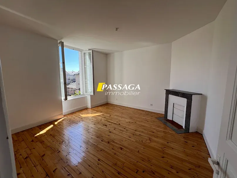 Toad - Traversant Apartment with Parquet in Rodez Centre