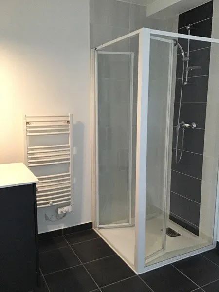 Salles de bain - Mini T2 dans Résidence RT 2012 à Clermont-Ferrand