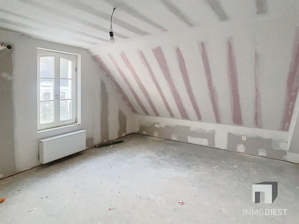 Appartement Rénové avec Terrasse à Diest