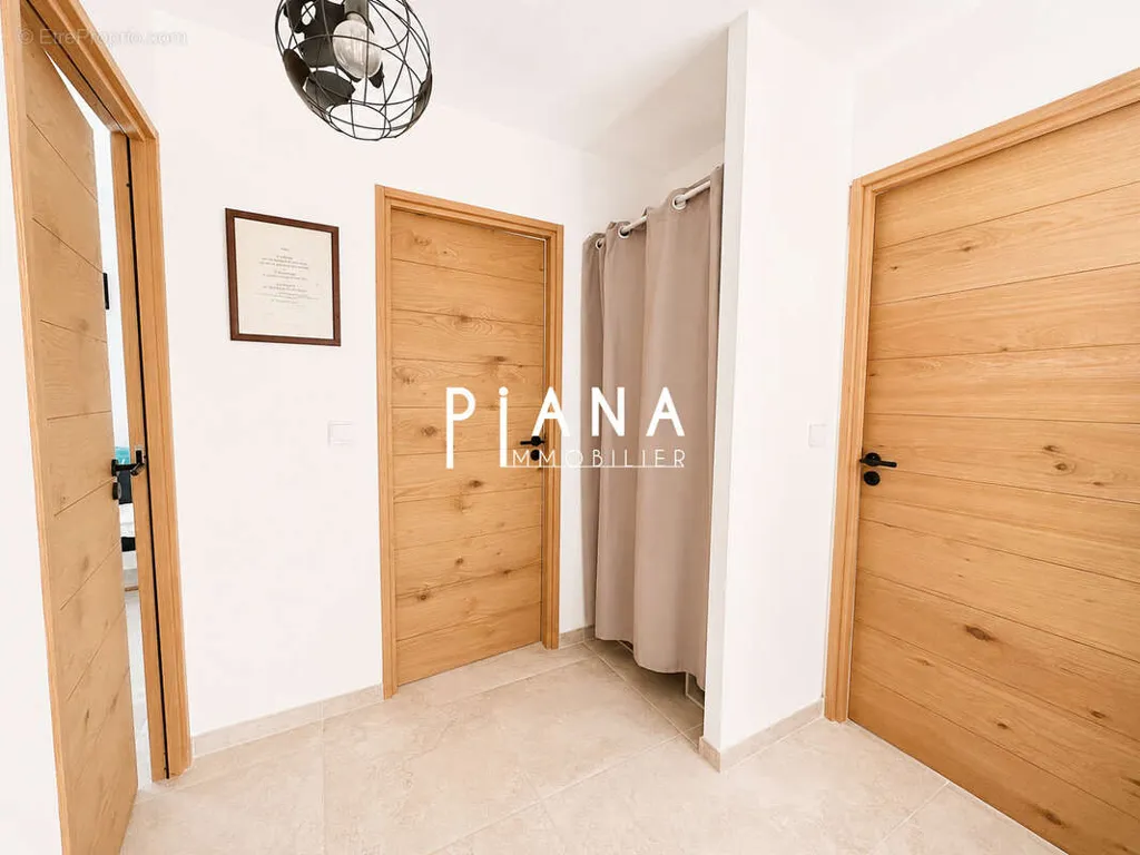 Esik - Eco-Friendly Villa with Pool in Saint-Zacharie