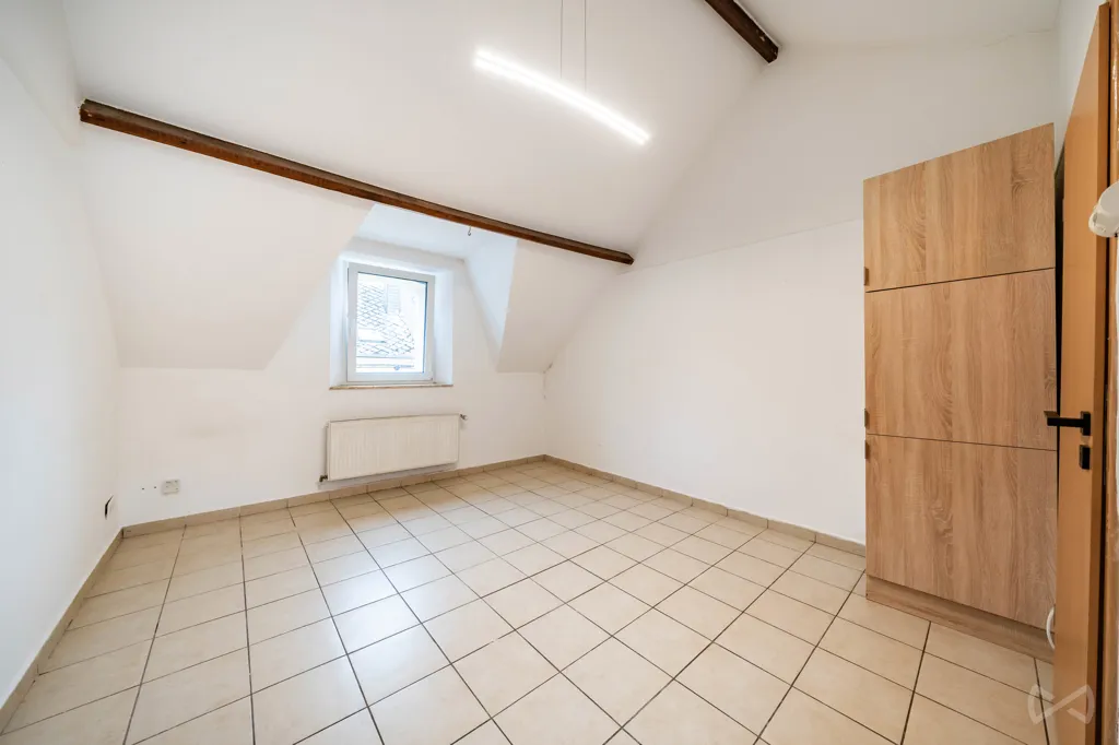 Pièces - Maison de Rapport à Proximité du Centre à Arlon
