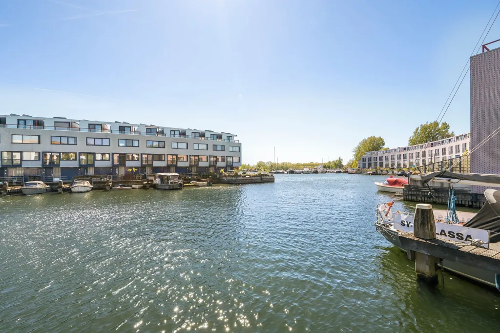 3-toaline korter asukohas Weesp