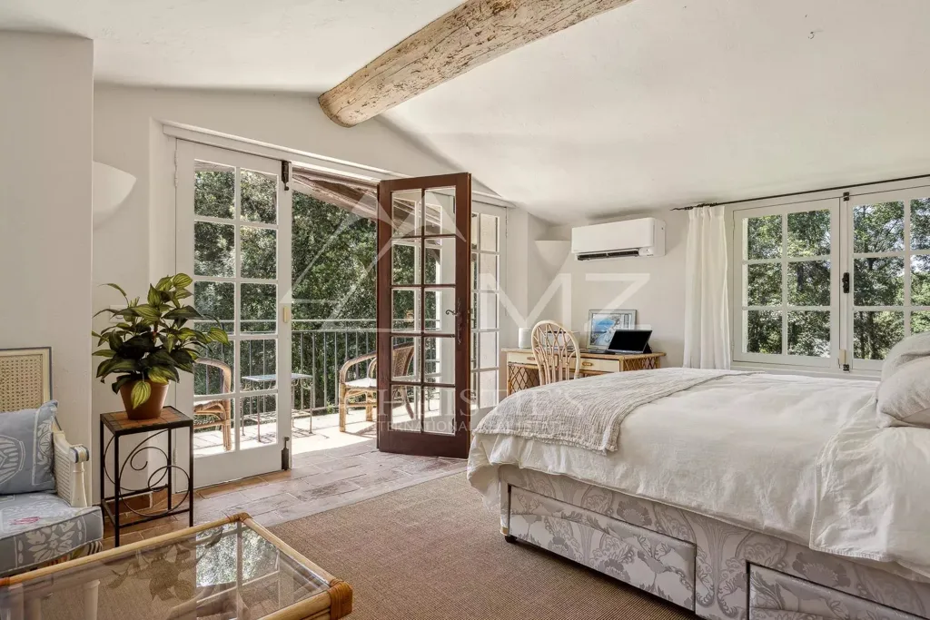 Bedrooms - Provencal Villa with Pool near Saint-Paul-de-Vence