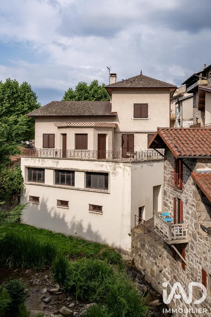 Extérieur - Maison de Caractère avec Terrasse à Satillieu