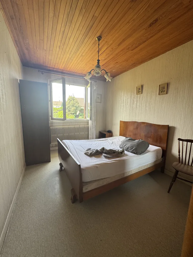 Chambres - Maison avec Balcon et Jardin à Châtenoy-le-Royal