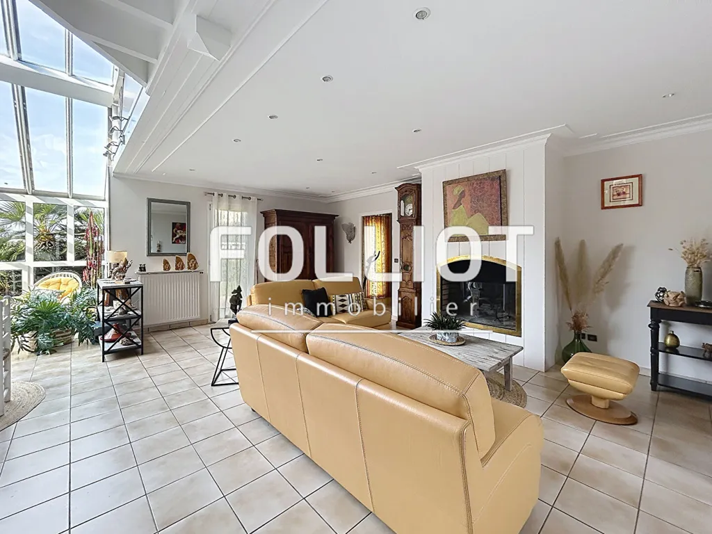 Soggiorno - Architect's House with Sea View in Granville