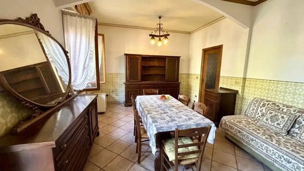 Twin-Storey Apartment with Garden in Quargnento