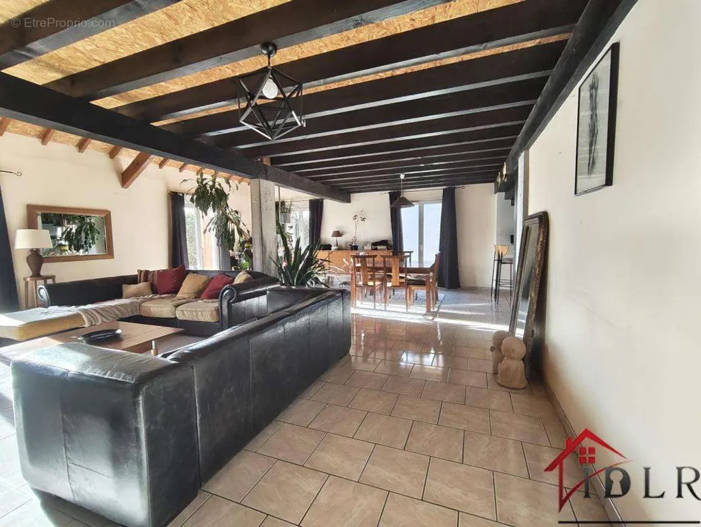 Séjour - Maison Authentique avec Jardin à Petit-Mercey