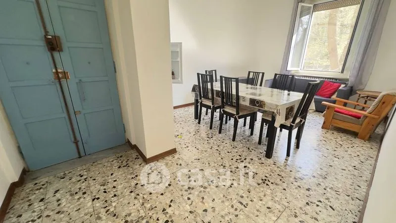 Salle à manger - Four-Bedroom Apartment with High Ceilings in Parma