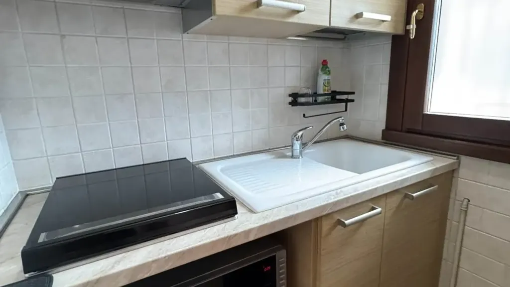 Cuisine - 2-Bedroom Apartment with Balcony in Milan