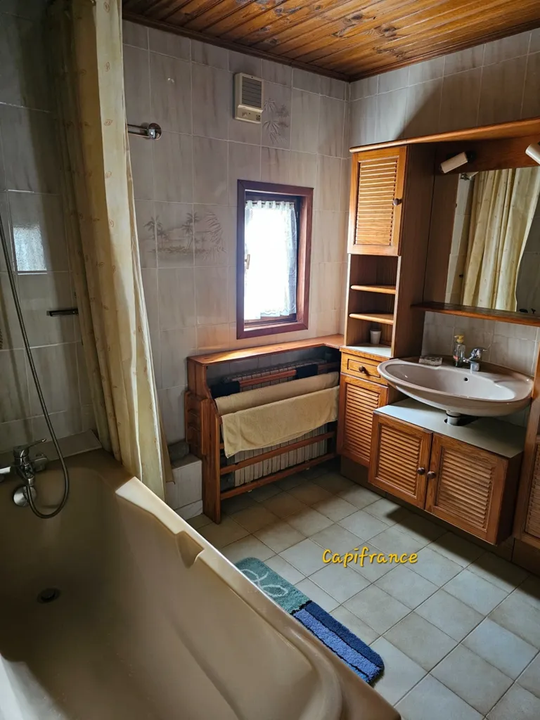 Salles de bain - Maison de Plain-Pied avec Terrasse au Blanc-Mesnil