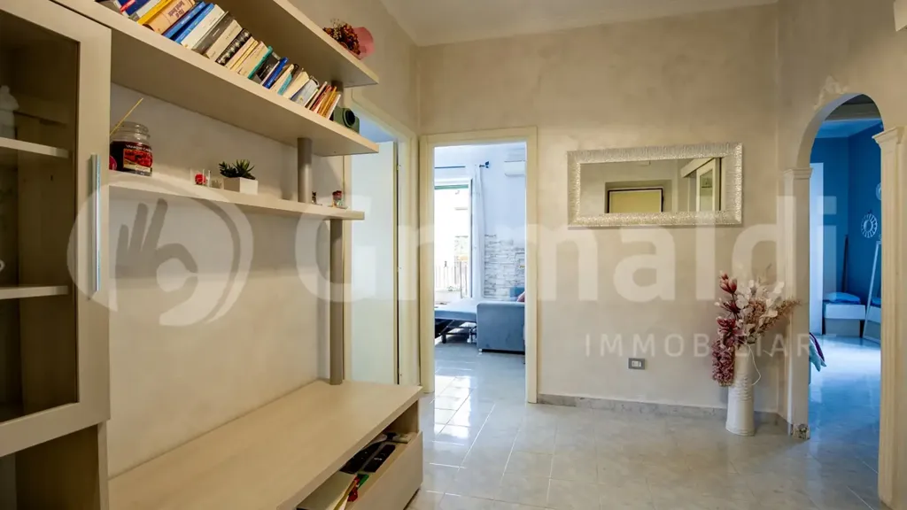 Entrée - Rear-Facing Apartment with Balconies in Rome