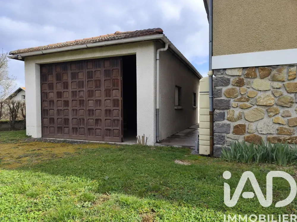 Garden - Semi-detached House with Garden in Brioude
