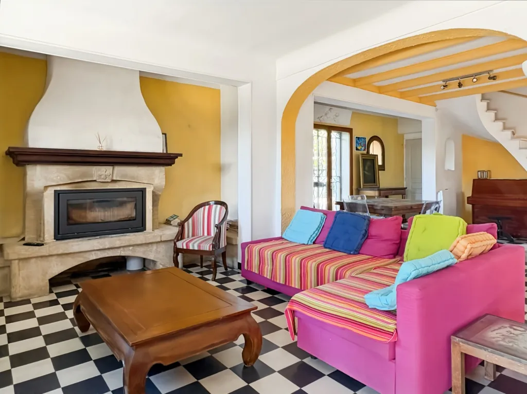 Living Room - Character Provençal House with Pool in Château-Gombert