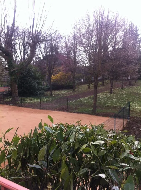 Jardin - Appartement Meublé 1 Pièce à Écully