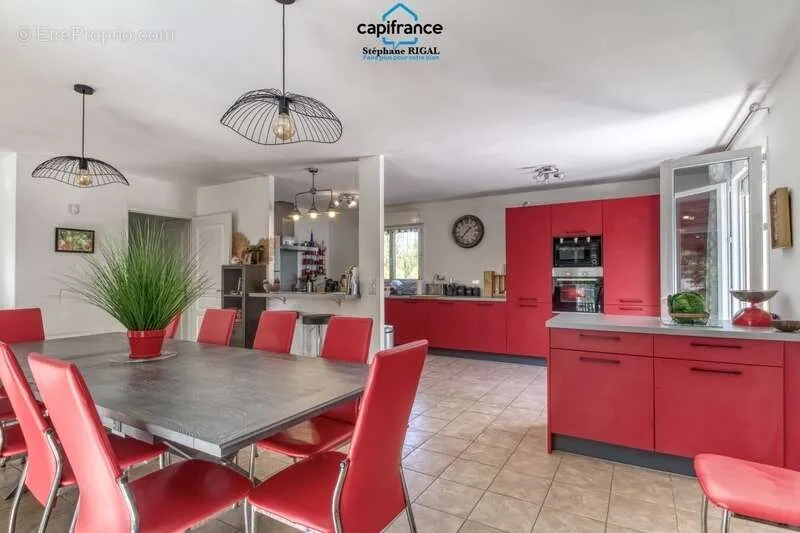 Salle à manger - Maison avec Piscine et Jardin à Saint-Sylvestre-sur-Lot