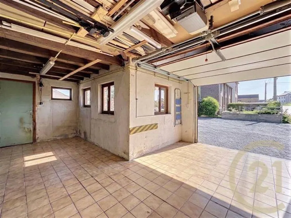 Garage - Villa de Caractère avec Piscine à Tourinnes-Saint-Lambert