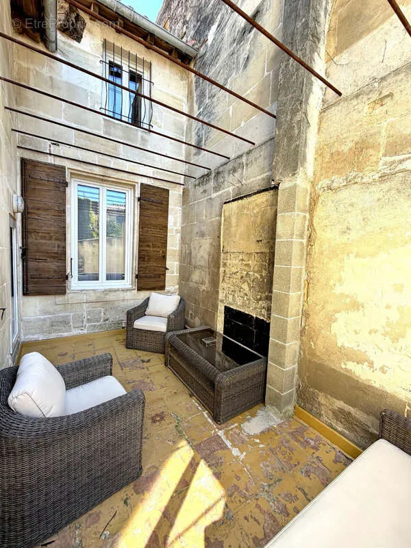 Aed - Character House with Courtyard in Tarascon