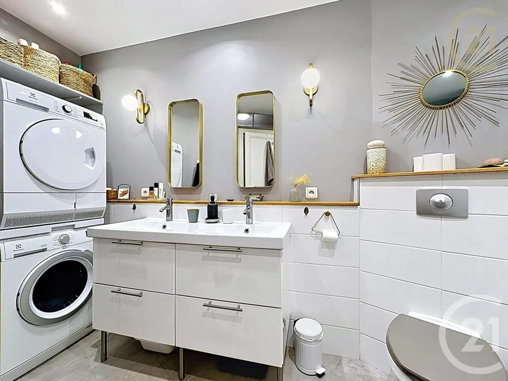 Vannitoad - Charming 4-Bedroom Apartment in Versailles