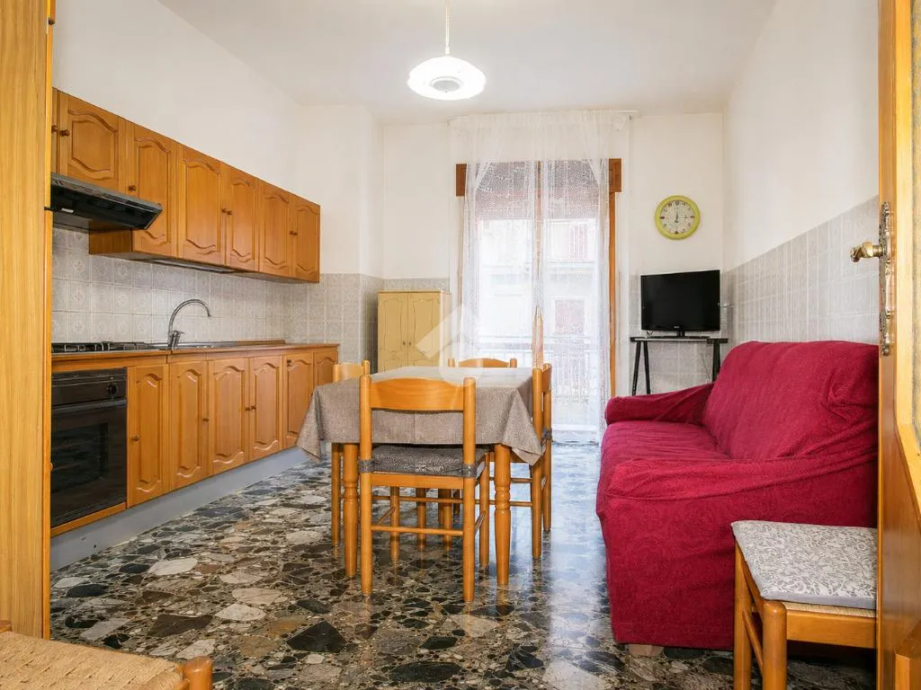Cuisine - 4-Bedroom Apartment with Garage in Lucera