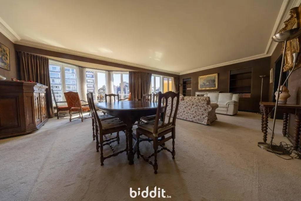 Söögituba - Characterful Apartment with View on Bd. Piercot
