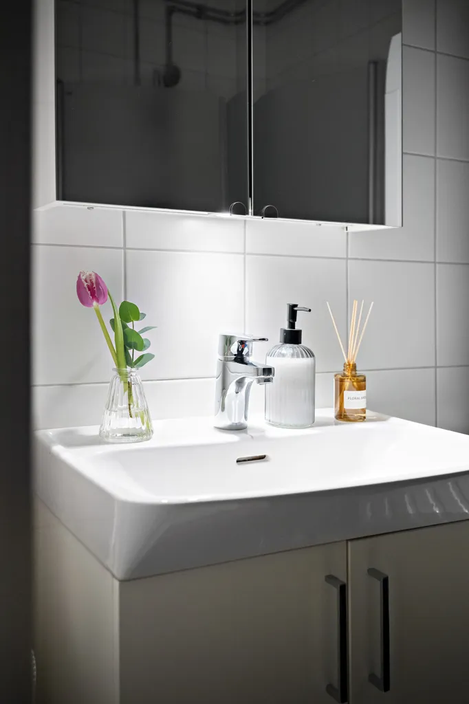 Salles de bain - Modern Flat with Panoramic View in Ulricehamn