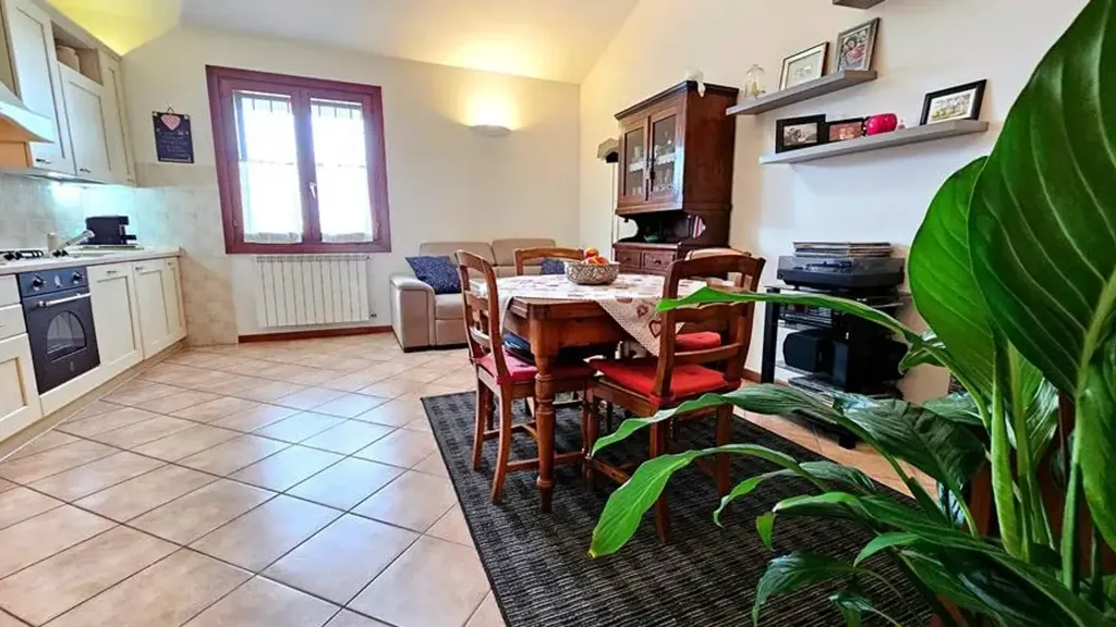 Söögituba - Trilocale with Garden View in Spilamberto
