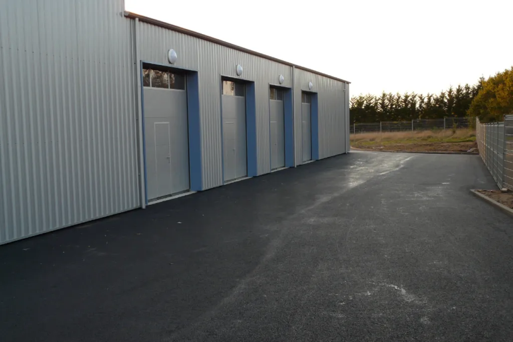 Extérieur - Garage Sécurisé avec Mezzanine à La Baule-Escoublac