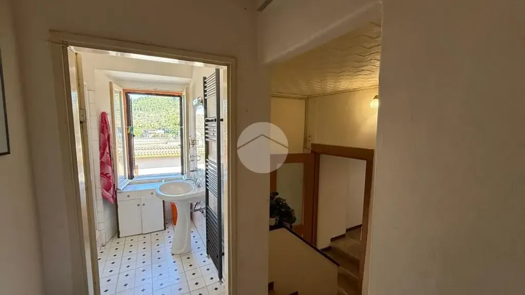 Vannitoad - Quadruplex with Balcony in Montebuono Historic Centre