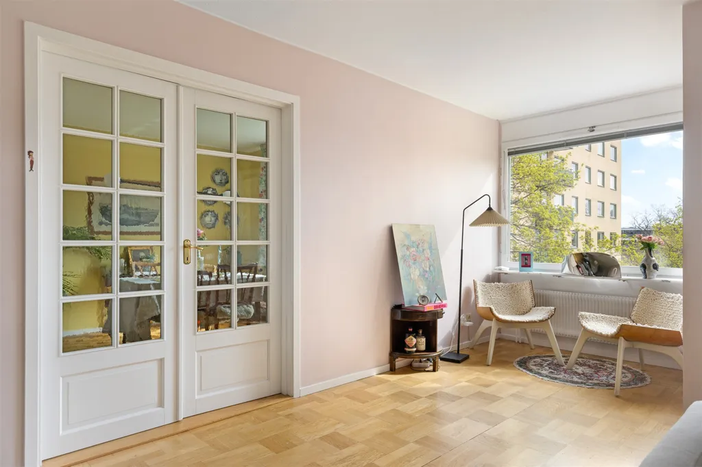 Elutuba - Stylish Apartment with South-Facing Balcony in Gärdet
