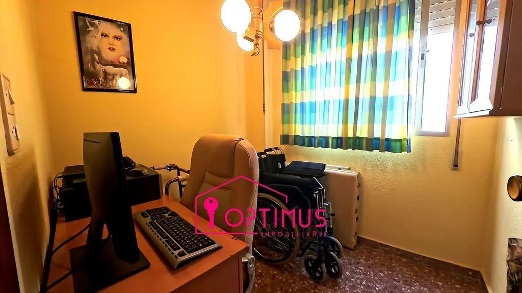 Bureau - Duplex with Terrace and Garage in Segorbe