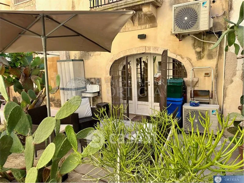 Jardin - Rustic Flat near Calarossa Beach, Siracusa