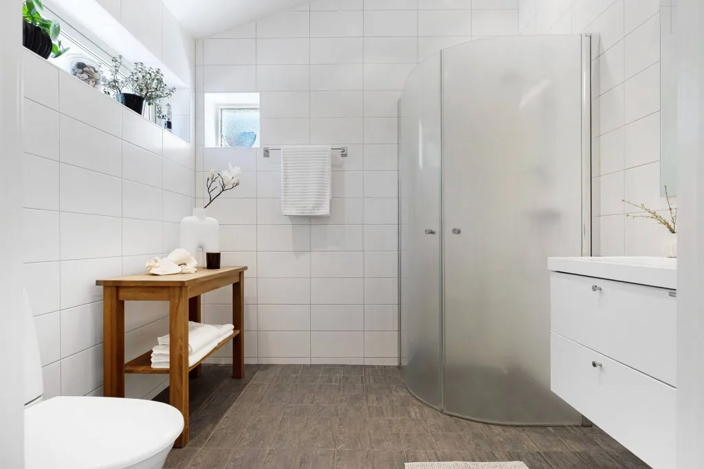 Vannitoad - Suterräng Villa with Water View in Uppsala