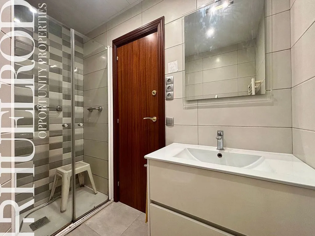 Vannitoad - Bright Apartment with Balcony in Barcelona