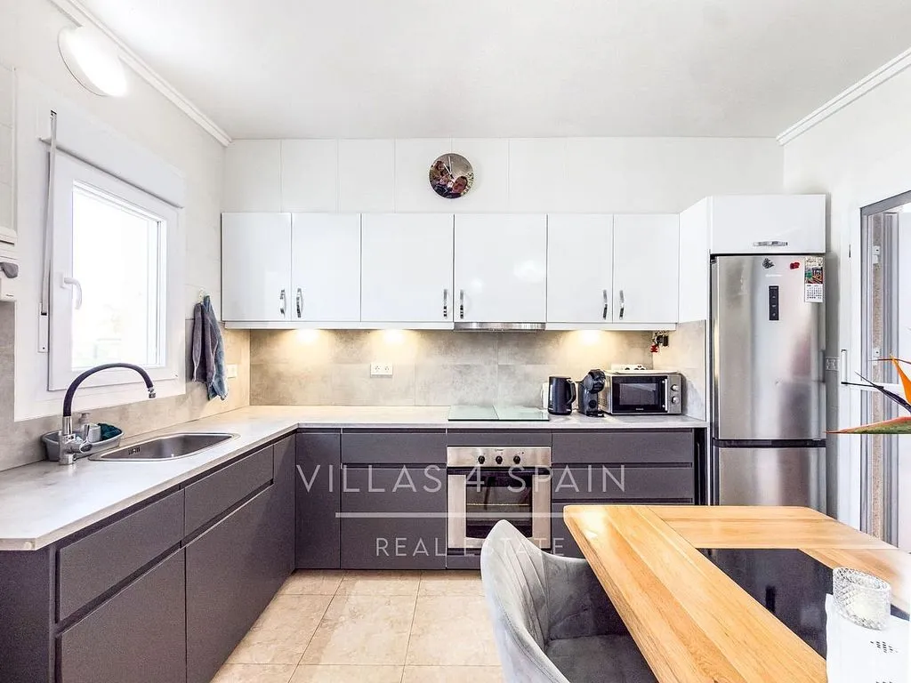 Köök - Three-Bedroom House with Pool in Ciudad Quesada