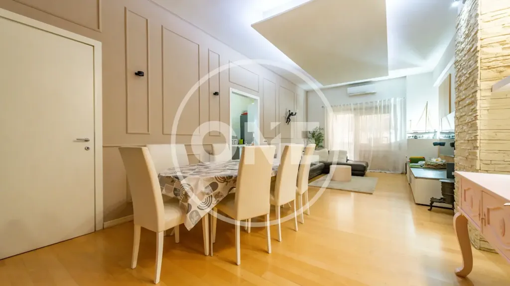 Dining Room - Ristruttured Apartment with Large Terrace in Rome