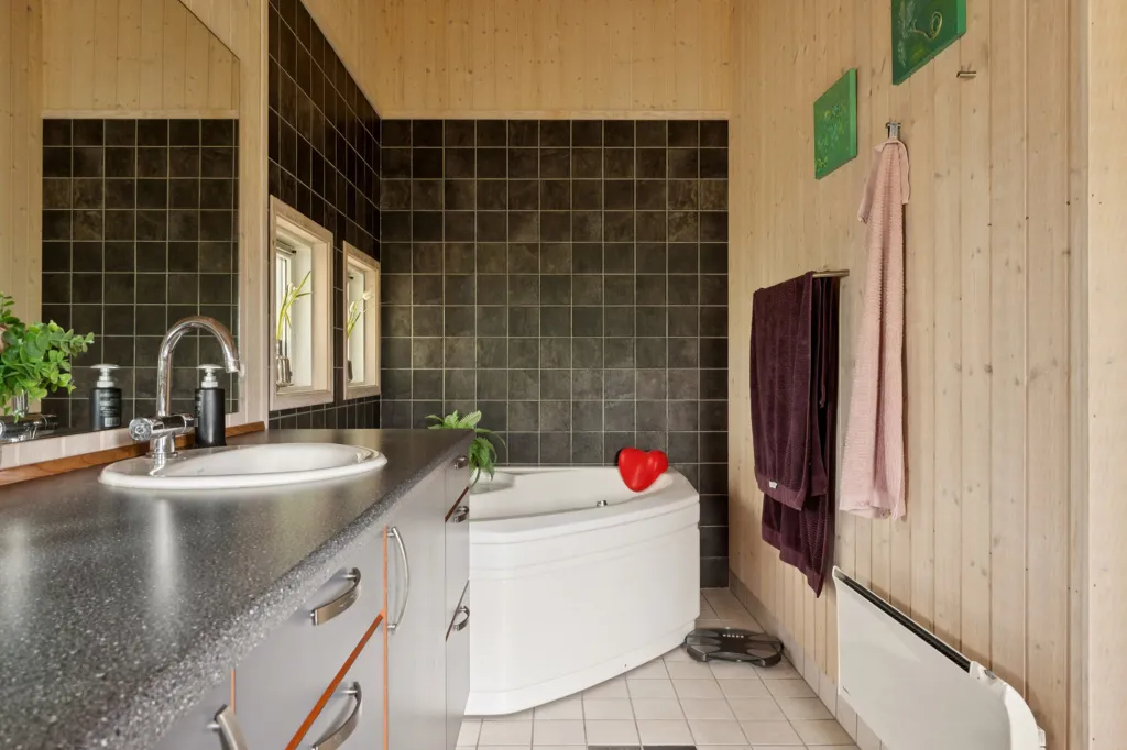 Bagni - Summer House with Garden in Asnæs