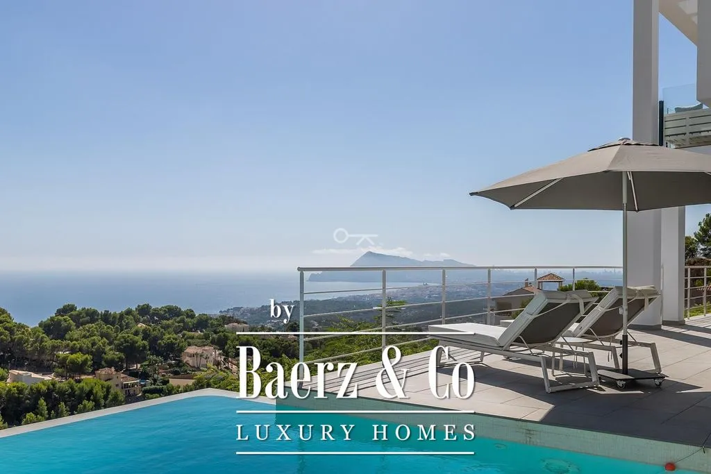 Piscine - Luxury Villa with Panoramic Terraces in Altea