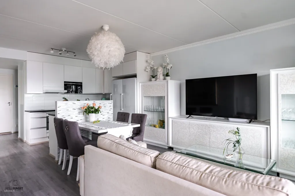 Soggiorno - Modern Apartment with Balcony in Halkoniemi