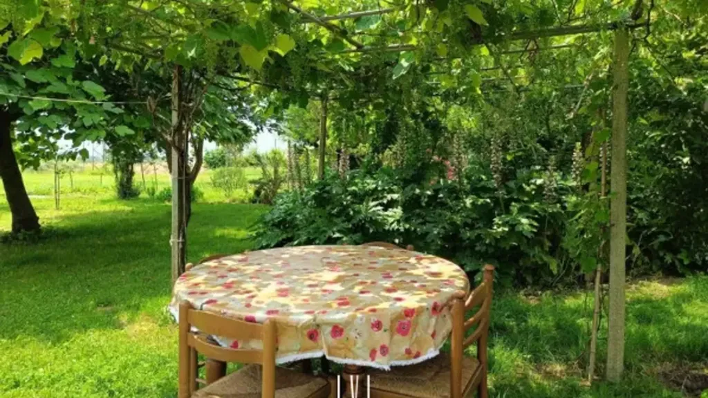 Aed - Villa with Fruit Garden in Jesolo