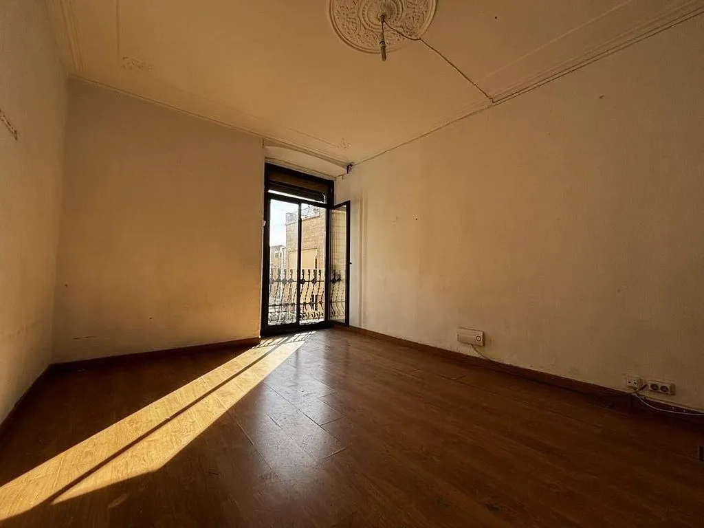 Pièces - Historic Apartment with Terrace in El Raval